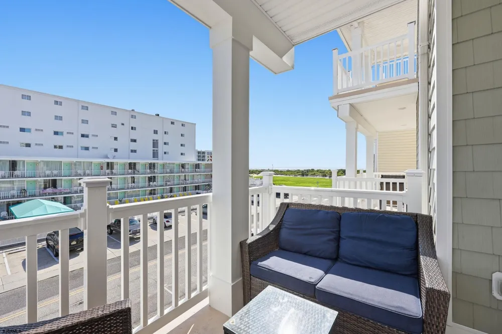 408 E Myrtle Rd Wildwood Crest, NJ 08260