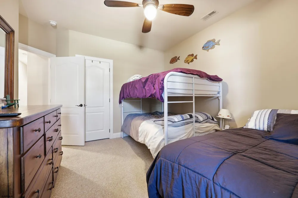 408 E Myrtle Rd Wildwood Crest, NJ 08260