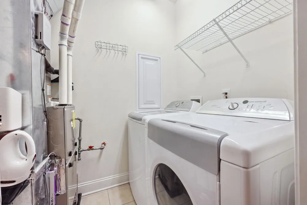408 E Myrtle Rd Wildwood Crest, NJ 08260