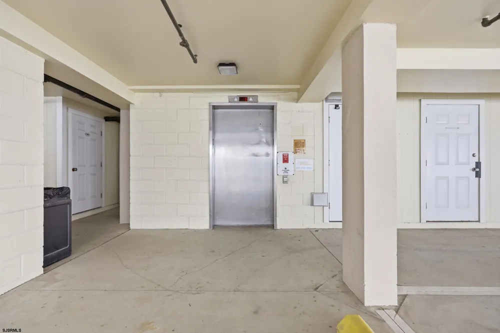 408 E Myrtle Rd Wildwood Crest, NJ 08260
