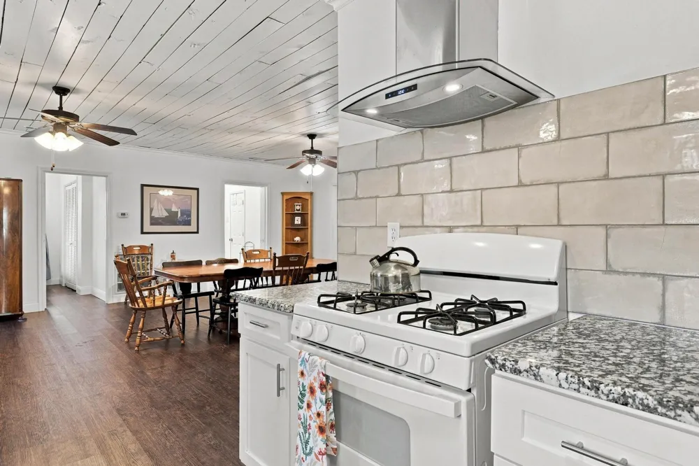 1027 Paradise Cove Road Pottsboro, TX 75076