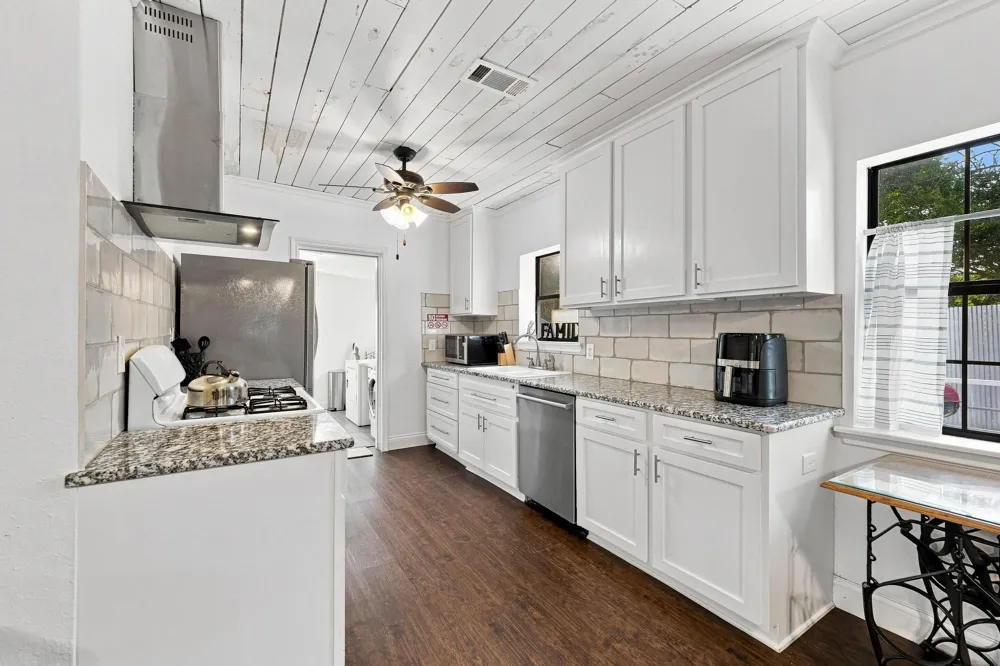 1027 Paradise Cove Road Pottsboro, TX 75076
