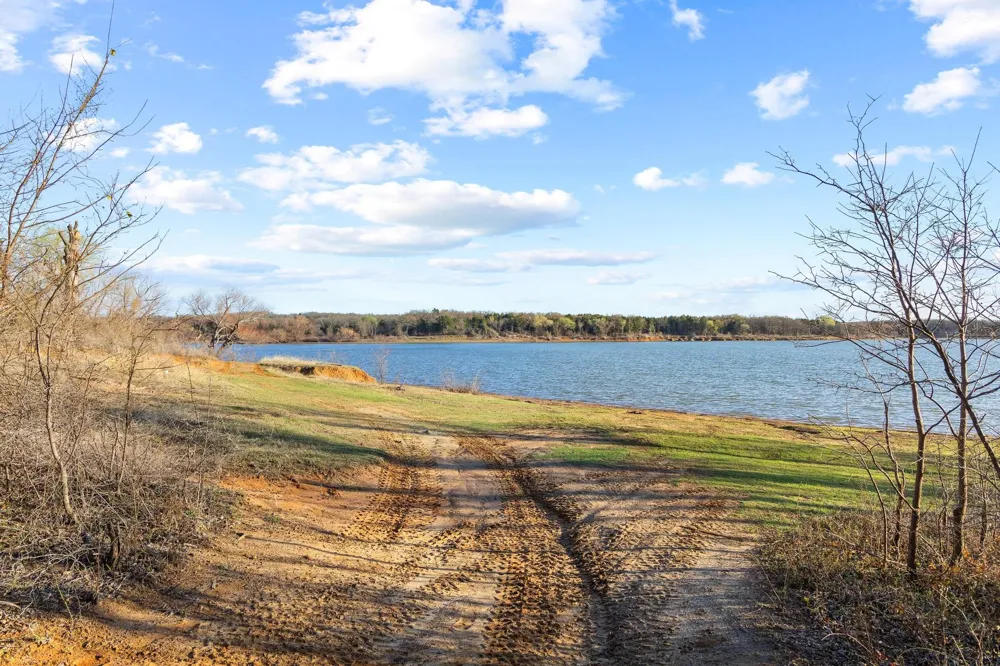 1027 Paradise Cove Road Pottsboro, TX 75076