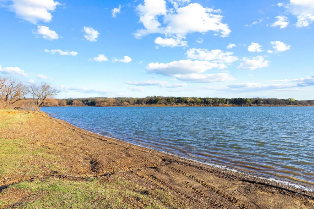1027 Paradise Cove Road Pottsboro, TX 75076