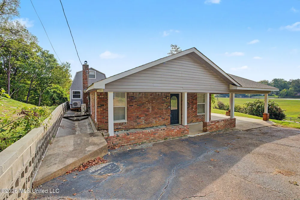 3480 Woodland Lake Road Hernando, MS 38632