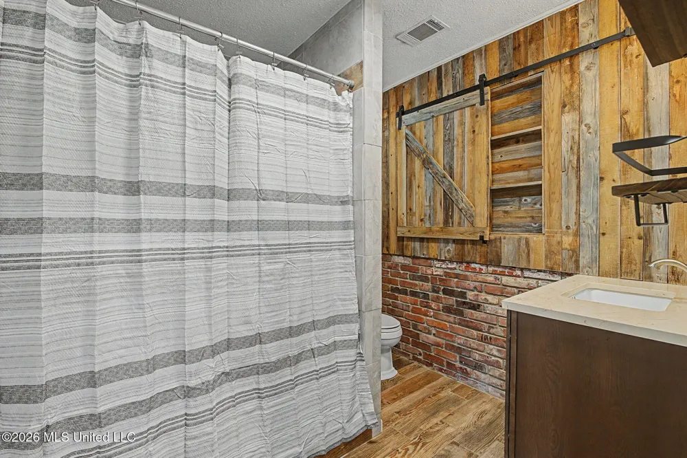 3480 Woodland Lake Road Hernando, MS 38632