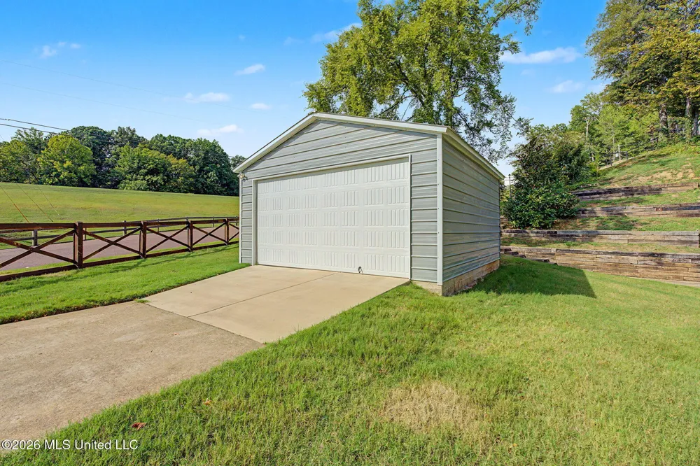 3480 Woodland Lake Road Hernando, MS 38632