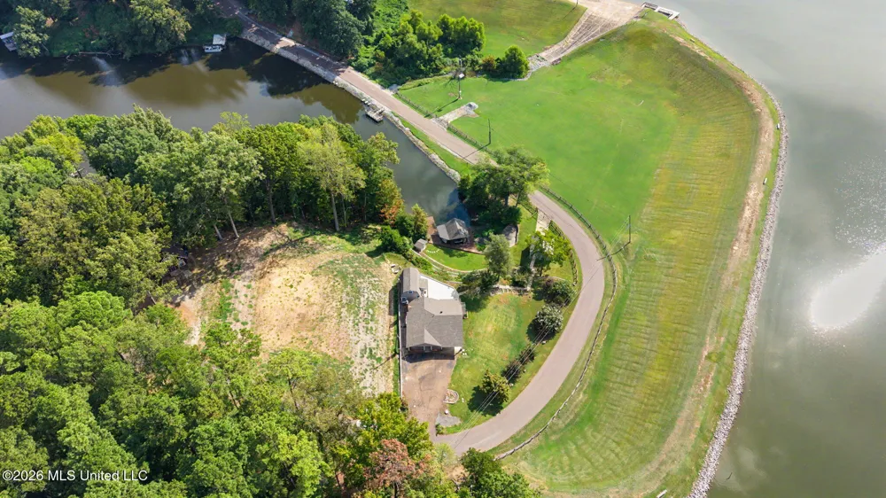 3480 Woodland Lake Road Hernando, MS 38632