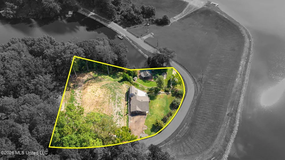 3480 Woodland Lake Road Hernando, MS 38632