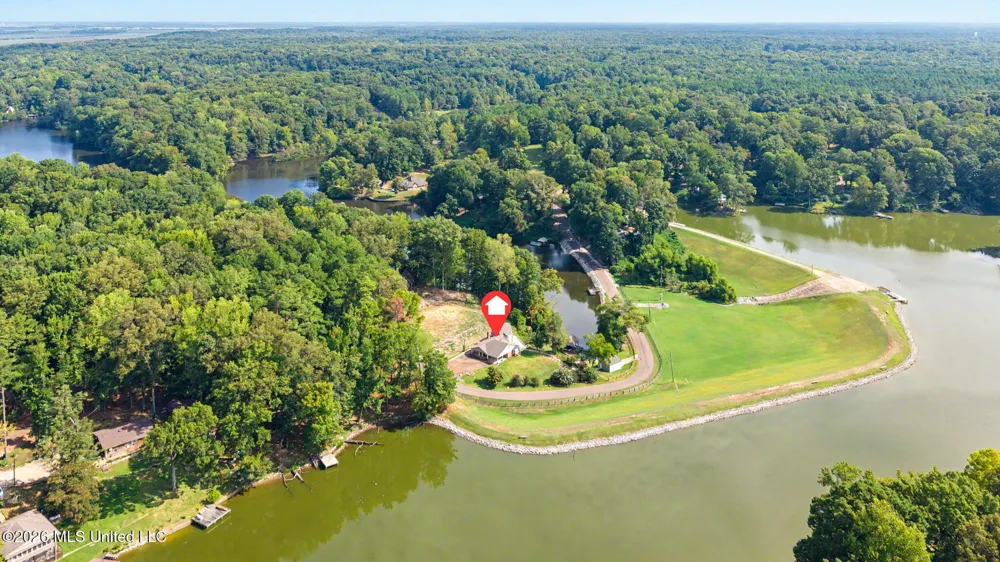 3480 Woodland Lake Road Hernando, MS 38632