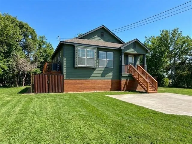 206 12th Street Orange, TX 77630