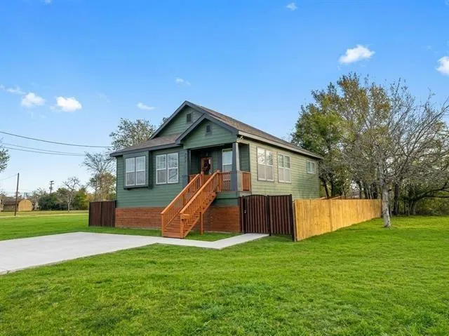 206 12th Street Orange, TX 77630