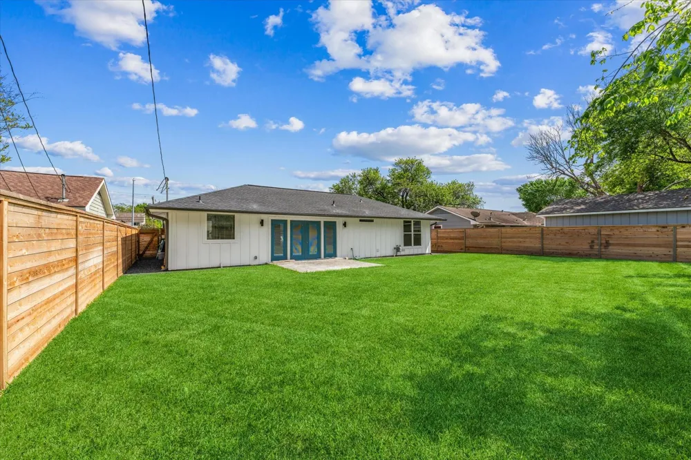 1845 Huge Oaks Street Houston, TX 77055