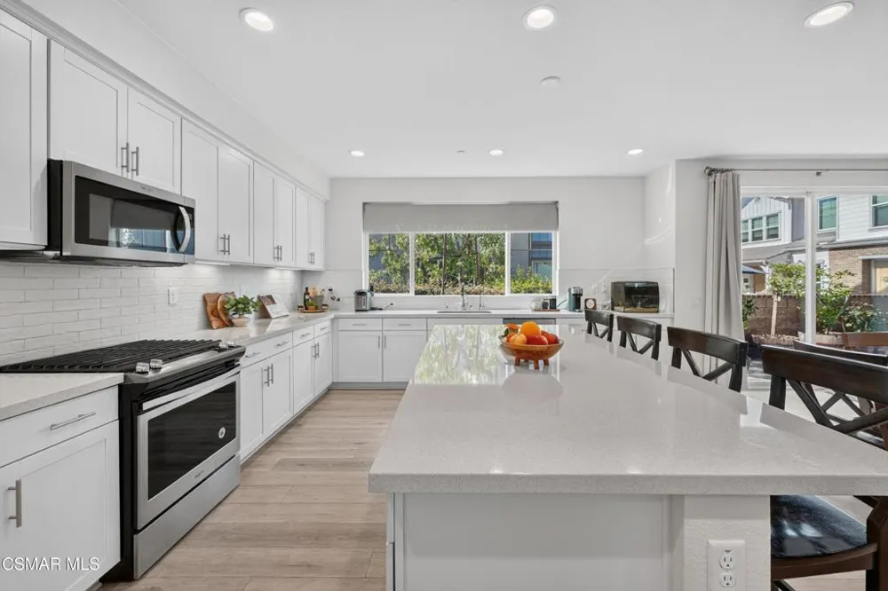 122 Red Brick Drive #6 Simi Valley, CA 93065