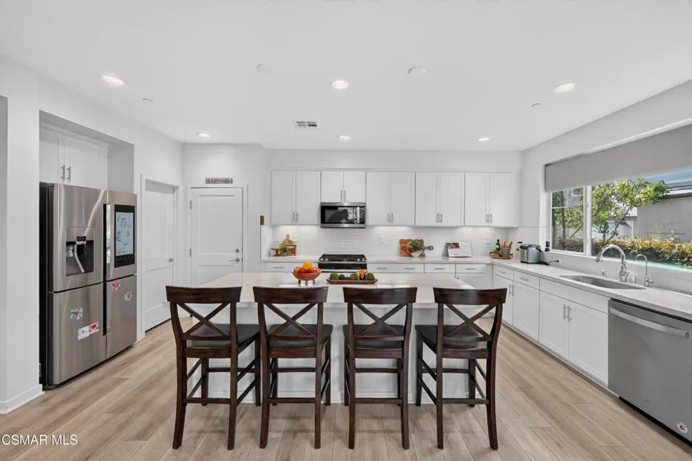 122 Red Brick Drive #6 Simi Valley, CA 93065