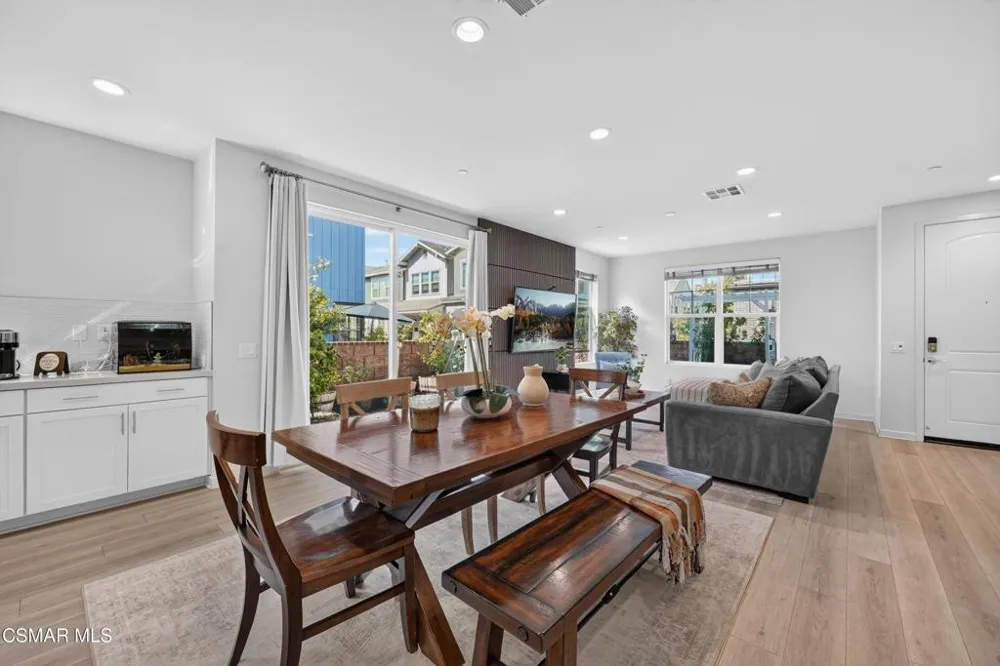 122 Red Brick Drive #6 Simi Valley, CA 93065
