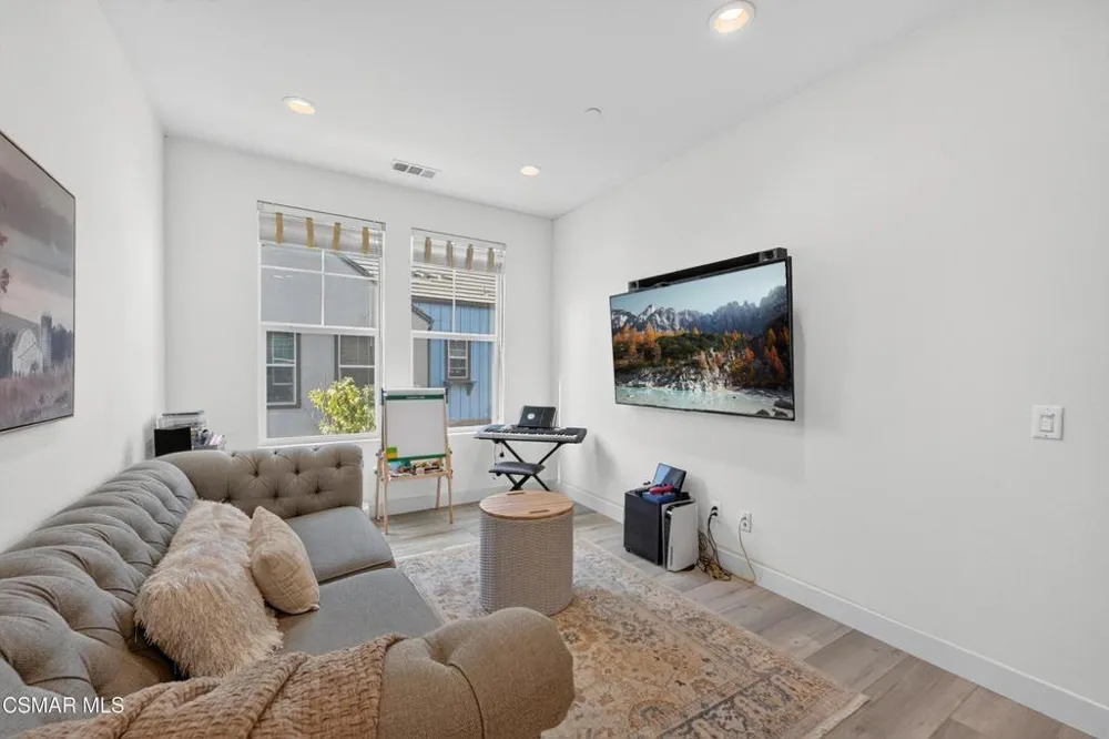 122 Red Brick Drive #6 Simi Valley, CA 93065