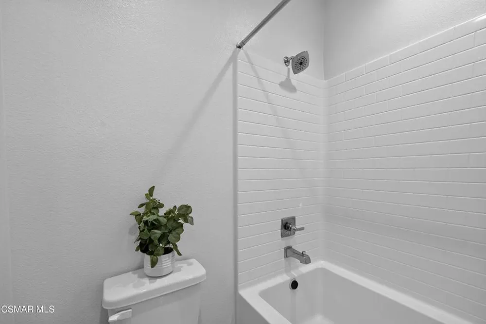 122 Red Brick Drive #6 Simi Valley, CA 93065