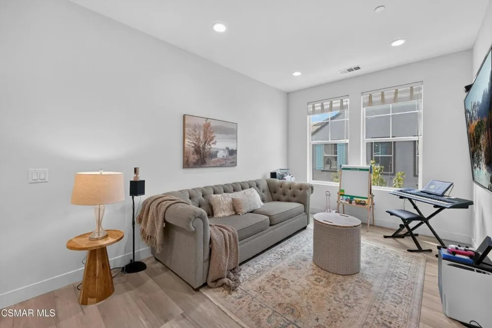 122 Red Brick Drive #6 Simi Valley, CA 93065