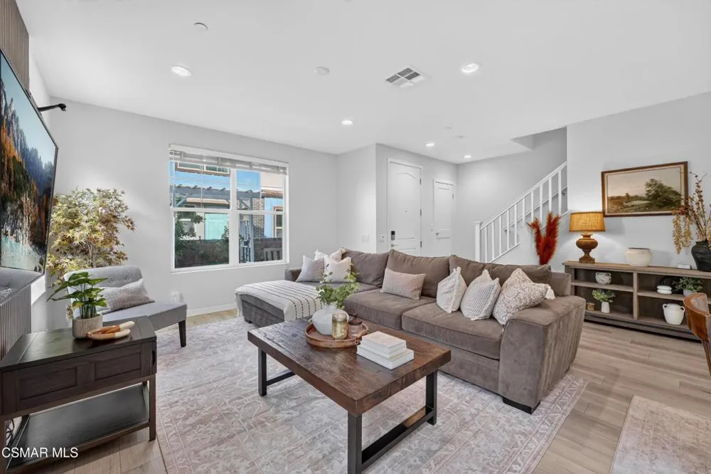 122 Red Brick Drive #6 Simi Valley, CA 93065
