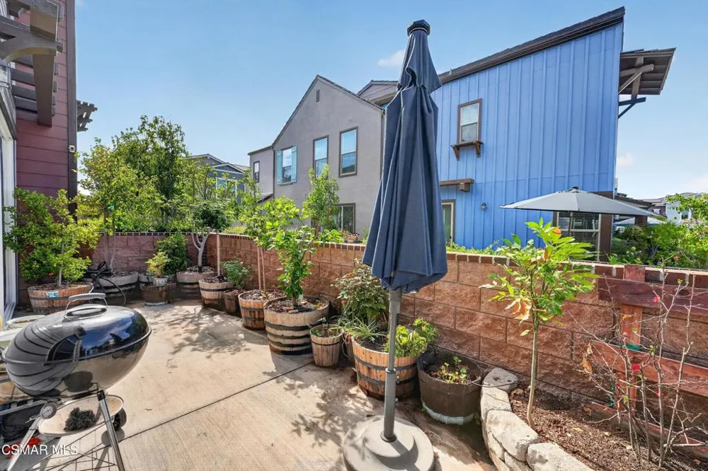 122 Red Brick Drive #6 Simi Valley, CA 93065