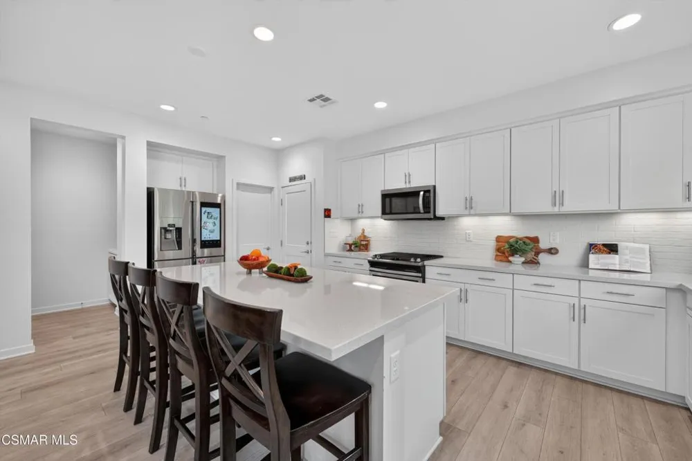 122 Red Brick Drive #6 Simi Valley, CA 93065
