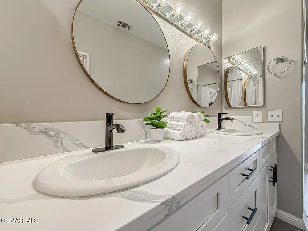 4766 Taranto Way Oak Park, CA 91377