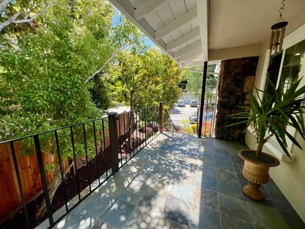 2816 San Juan Boulevard Belmont, CA 94002