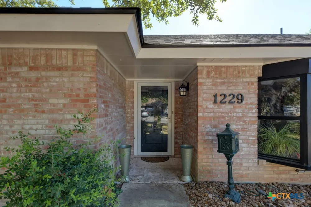 1229 Rapids Road New Braunfels, TX 78130