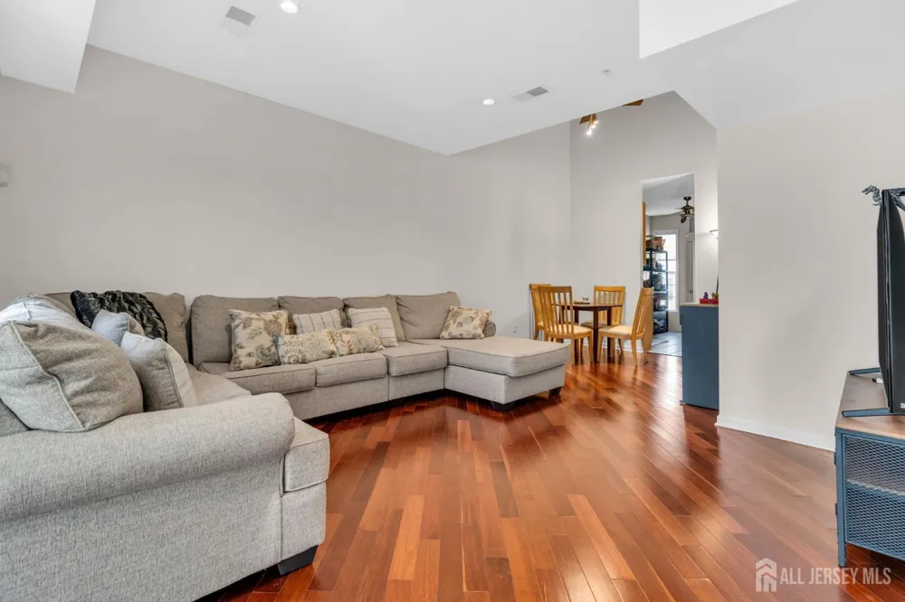 200 E Dey Street #217 Harrison, NJ 07029