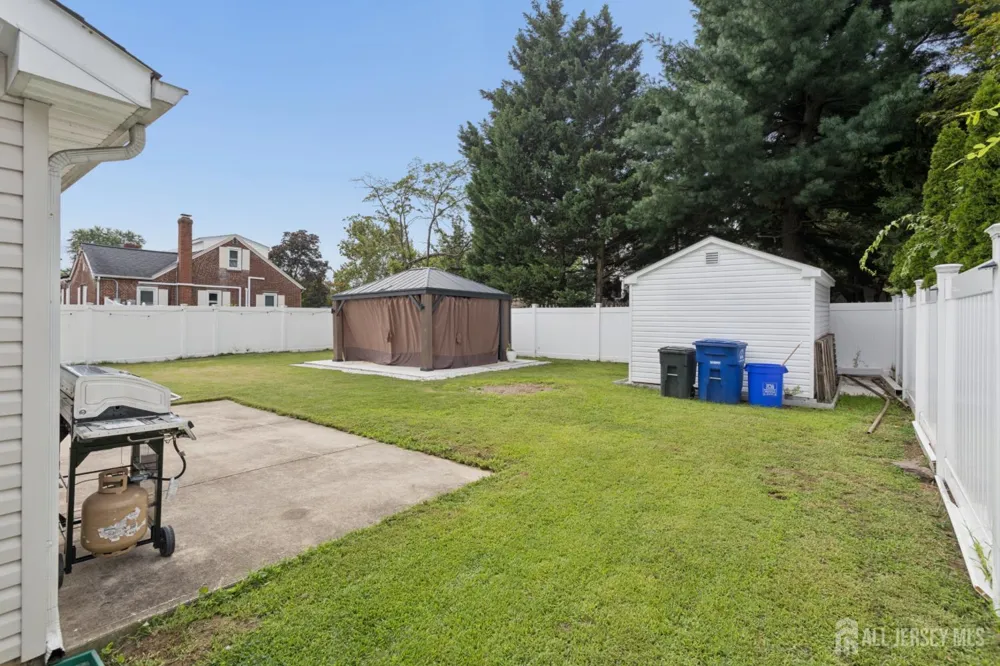 531 Manor Road Beverly, NJ 08010