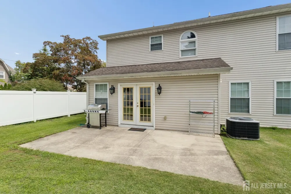 531 Manor Road Beverly, NJ 08010