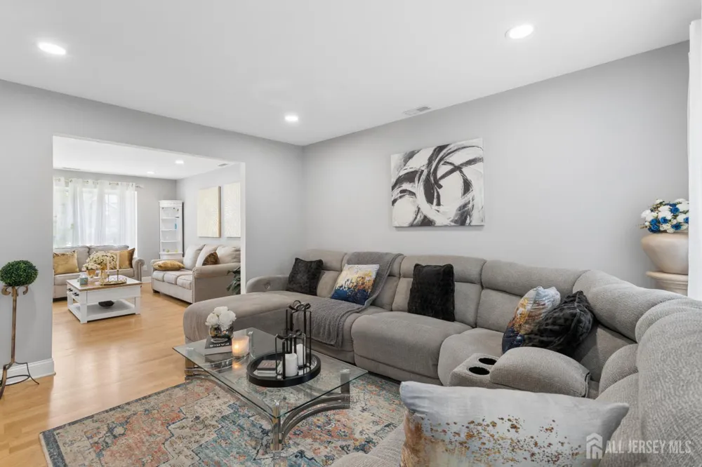531 Manor Road Beverly, NJ 08010