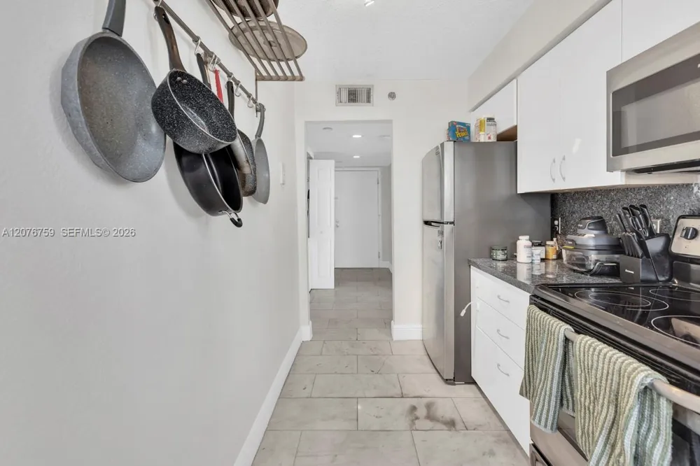 770 CLAUGHTON ISLAND DR #601 Miami, FL 33131