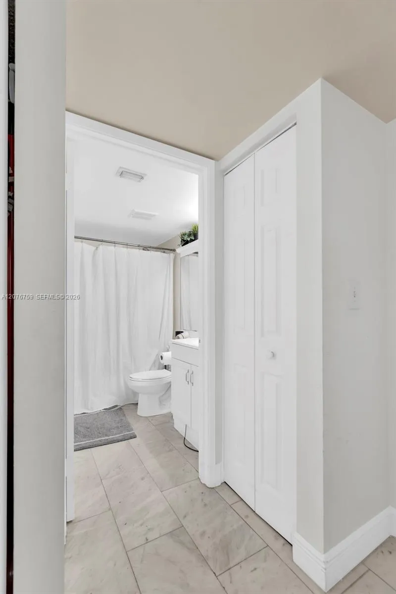 770 CLAUGHTON ISLAND DR #601 Miami, FL 33131