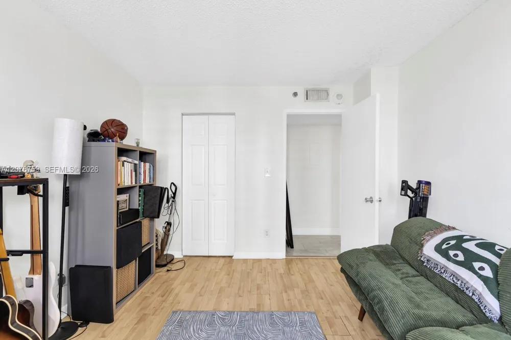 770 CLAUGHTON ISLAND DR #601 Miami, FL 33131