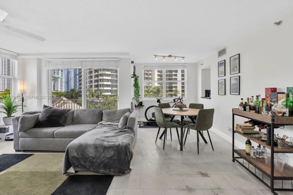 770 CLAUGHTON ISLAND DR #601 Miami, FL 33131
