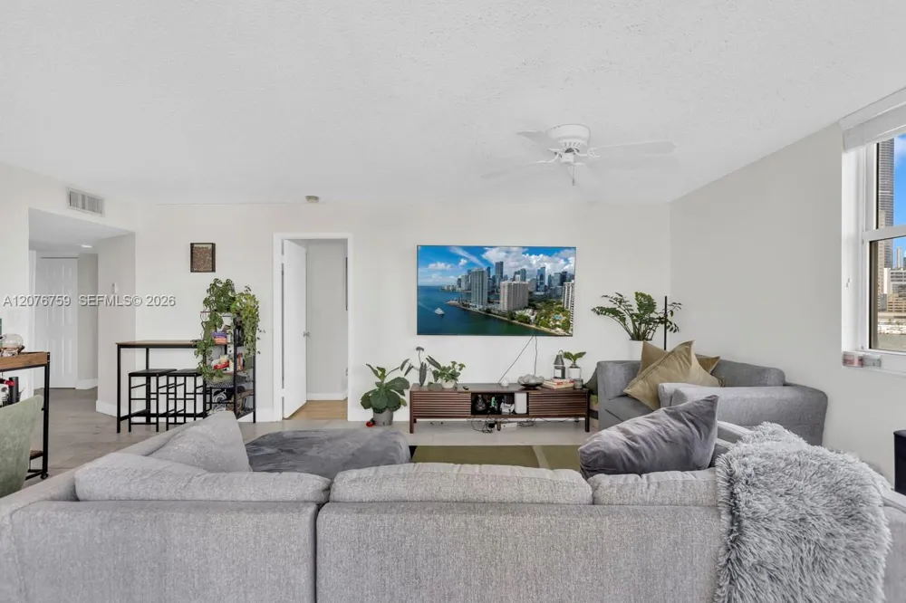 770 CLAUGHTON ISLAND DR #601 Miami, FL 33131
