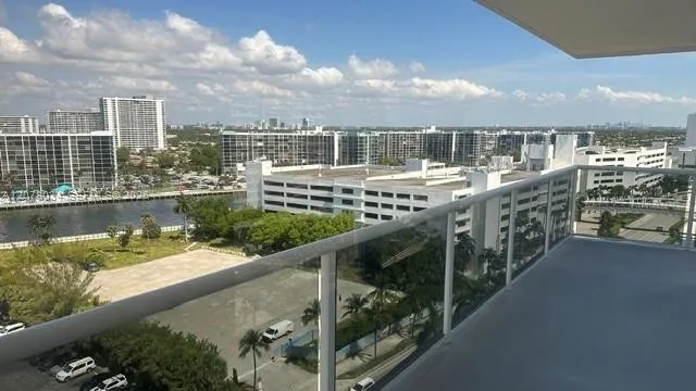3725 S Ocean Dr #1427 Hollywood, FL 33019