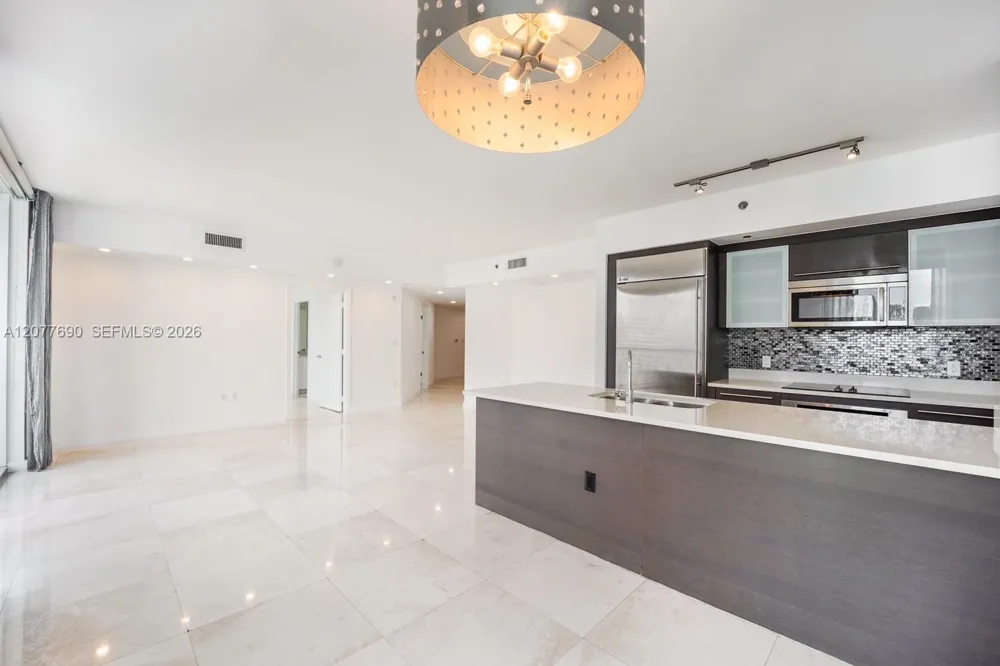 55 SE 6th St #3901 Miami, FL 33131