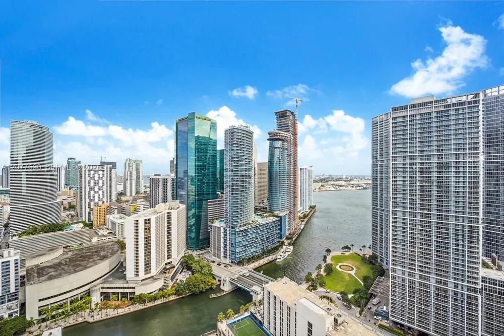 55 SE 6th St #3901 Miami, FL 33131