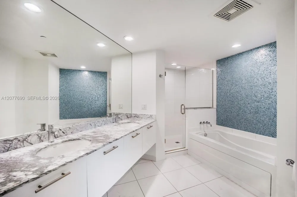 55 SE 6th St #3901 Miami, FL 33131
