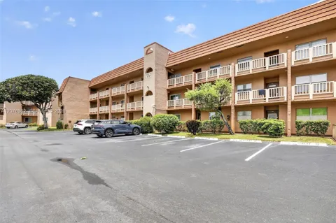 9721 Sunrise Lakes Blvd #102