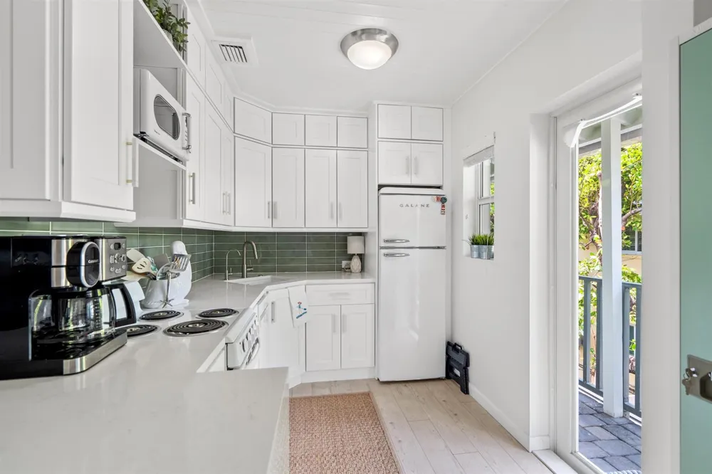 1025 CASUARINA ROAD #7 Delray Beach, FL 33483