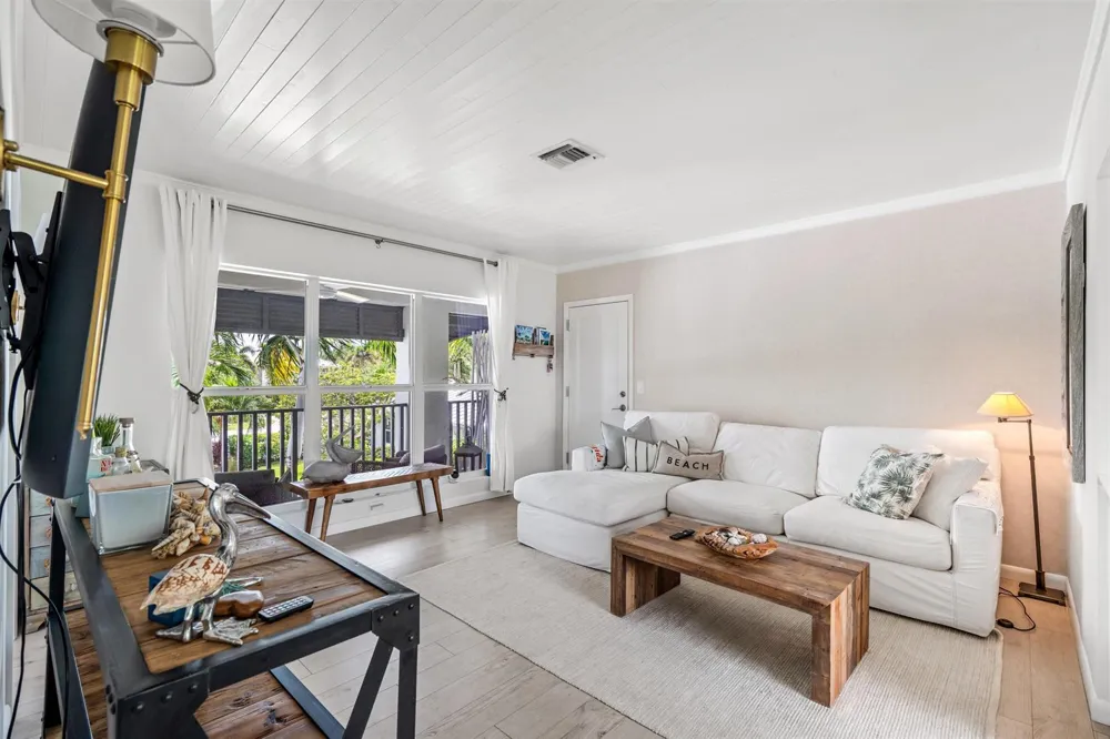 1025 CASUARINA ROAD #7 Delray Beach, FL 33483