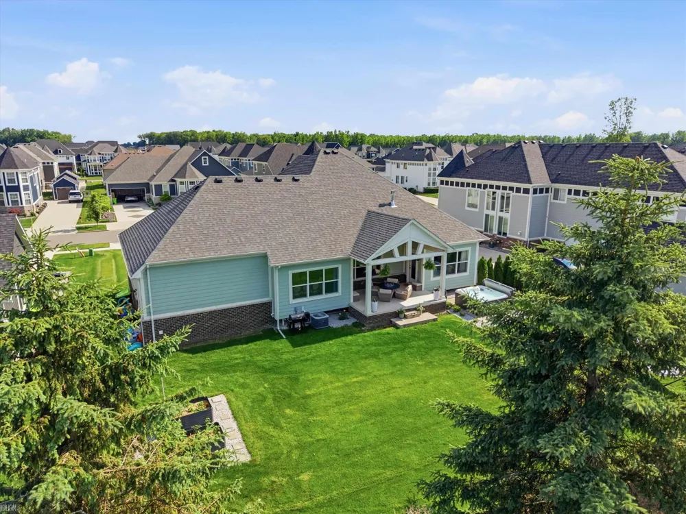 19415 Rachael Drive Macomb Township, MI 48042