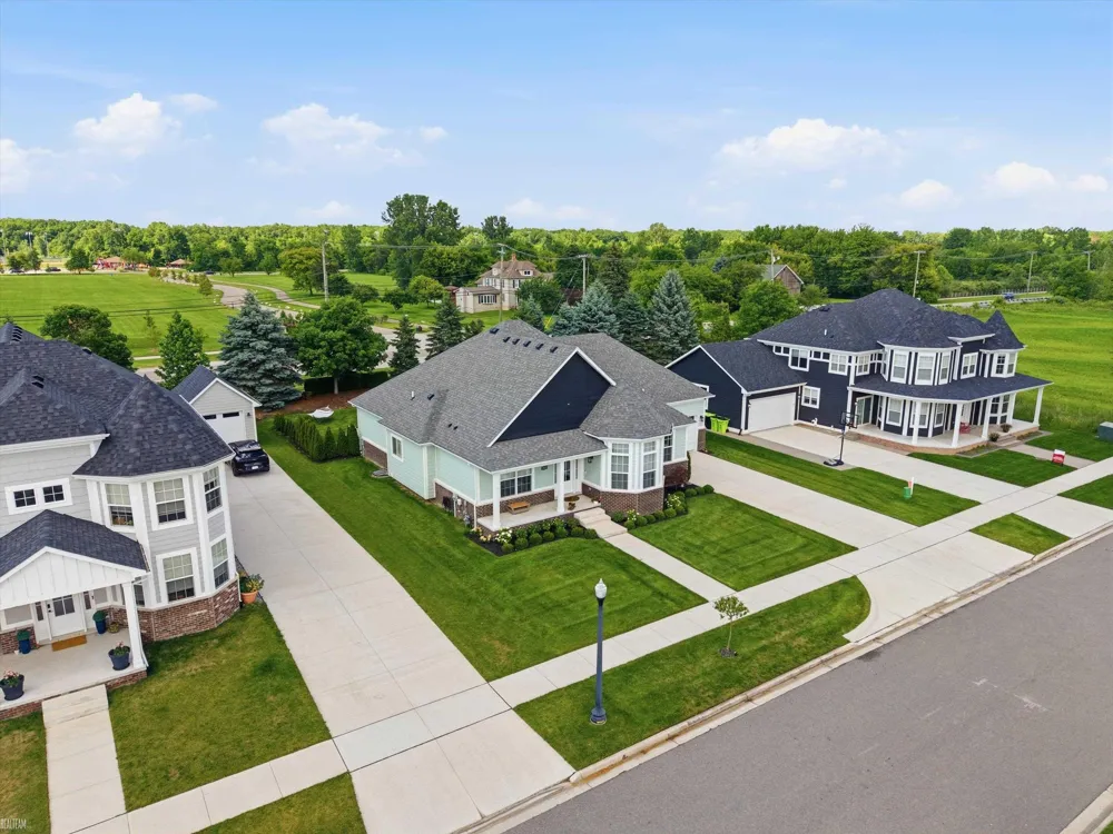 19415 Rachael Drive Macomb Township, MI 48042