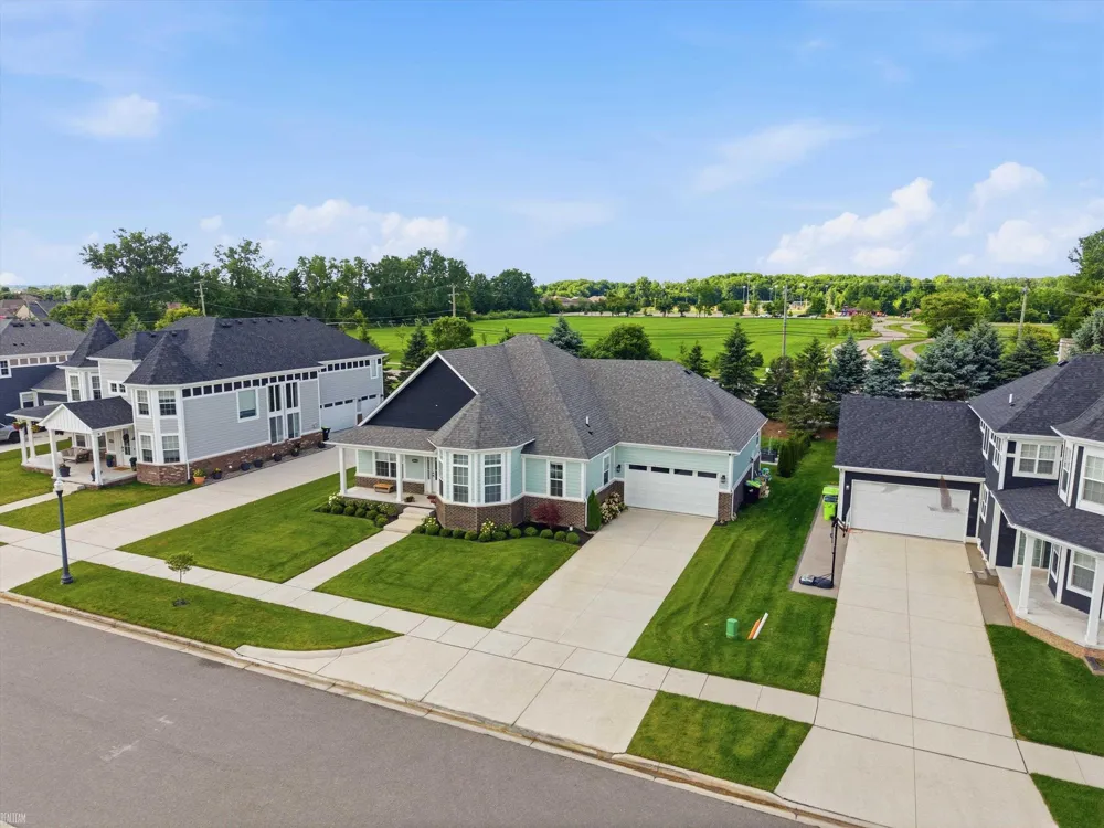 19415 Rachael Drive Macomb Township, MI 48042