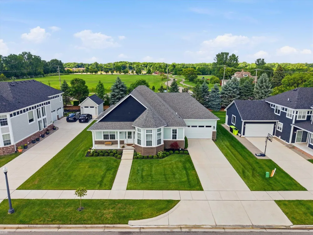19415 Rachael Drive Macomb Township, MI 48042