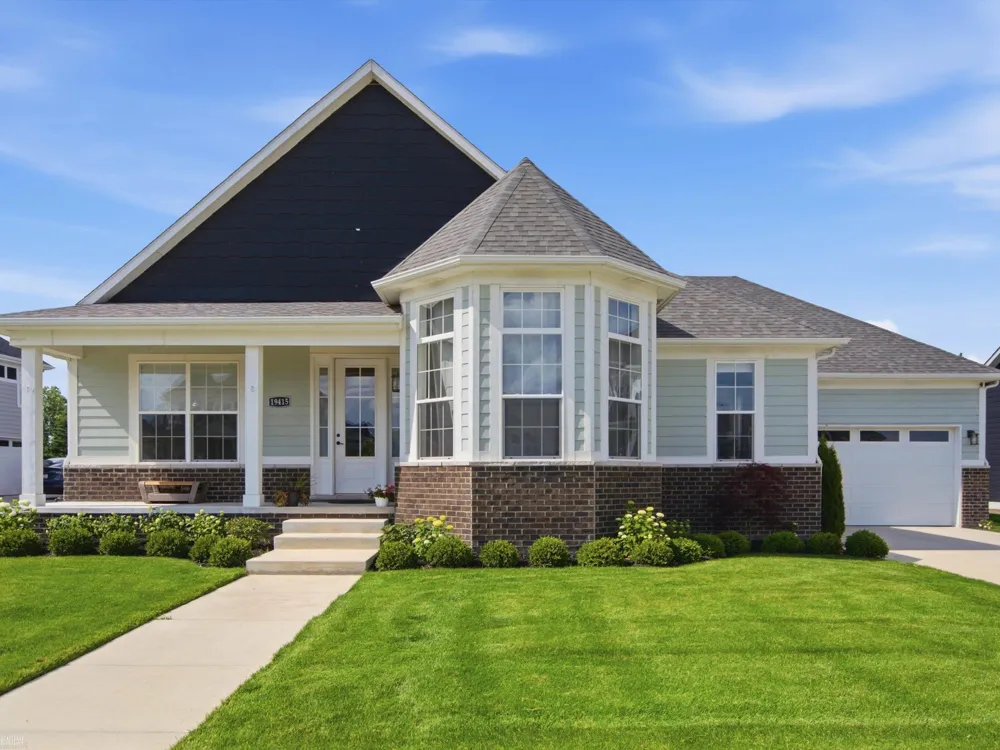 19415 Rachael Drive Macomb Township, MI 48042